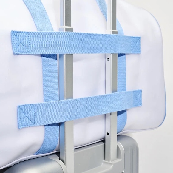 Drunk Elephant Trunk 9.0 duffel bag - Picture 3 of 11